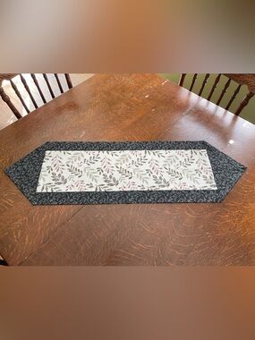 Handmade Reversible Black and Cream Leaf Pattern Table Runner